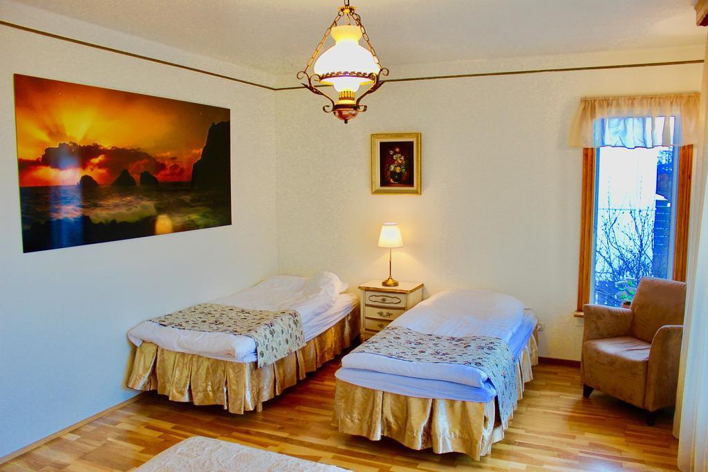Guesthouse Arny Vestmannaeyjar Exterior photo